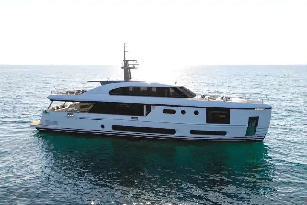 2024 Azimut Magellano 30M Sold in Cannes, FR Motor Yacht
