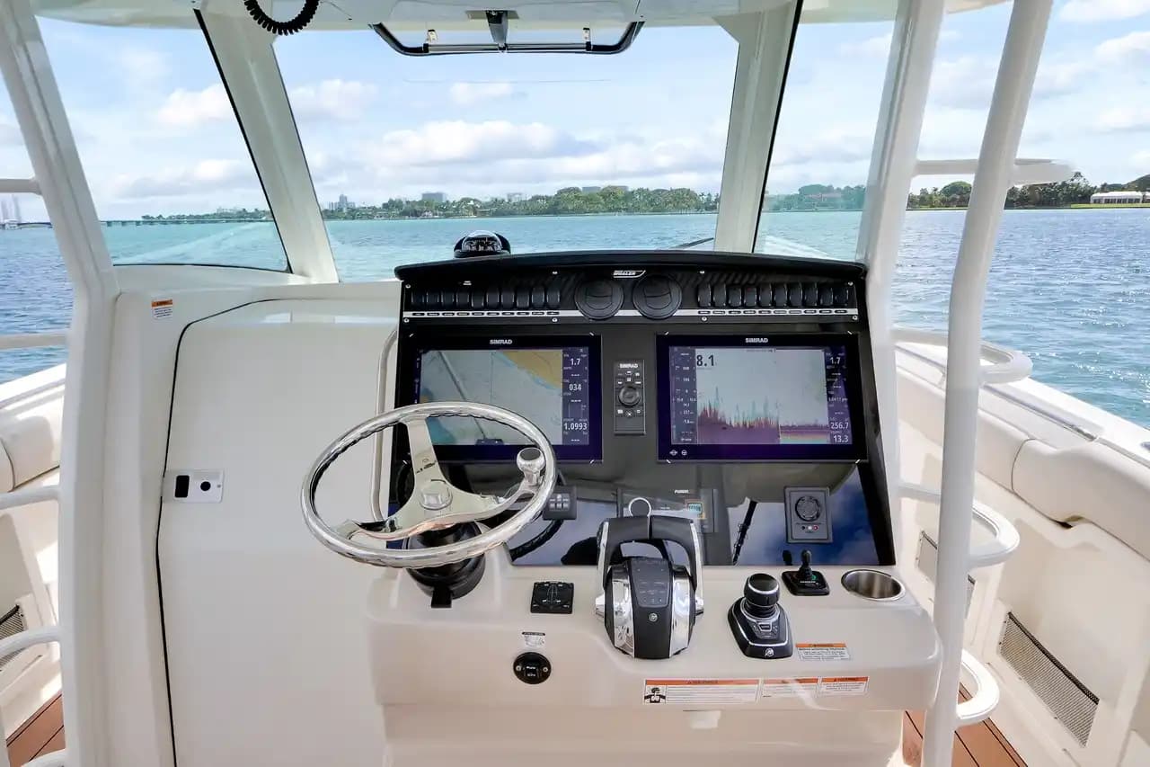 2020 Boston Whaler 380 Outrage in vendita a North Miami Beach, Florida Center Console 1