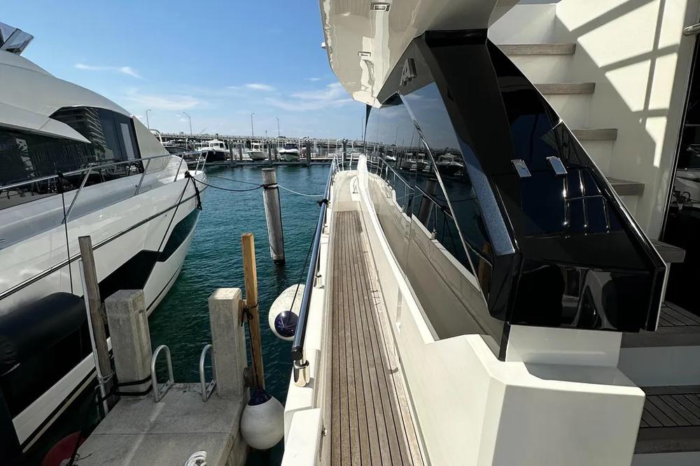 2022-astondoa-flybridge-66-power-9614269-20241119074306295-1_XLARGE.jpg