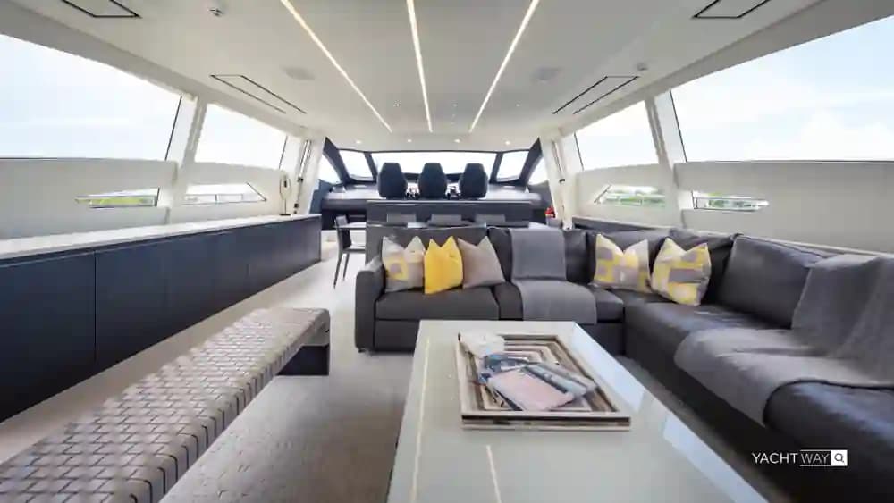 Pershing 108 in vendita