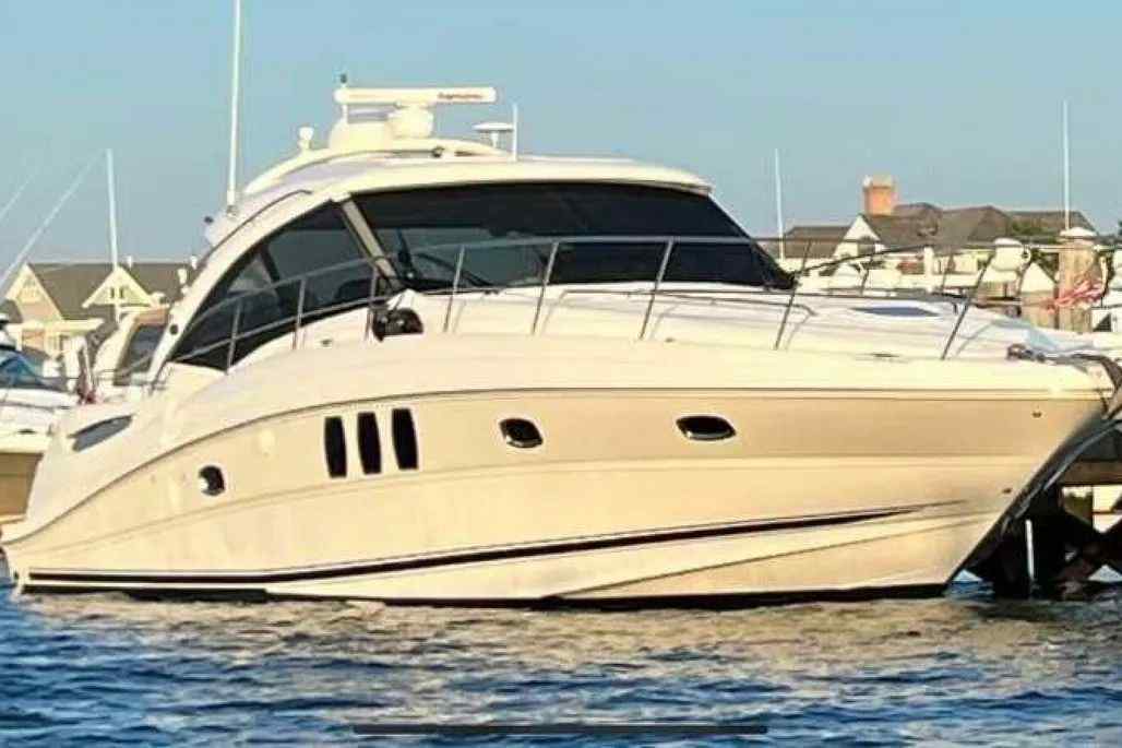 Yacht