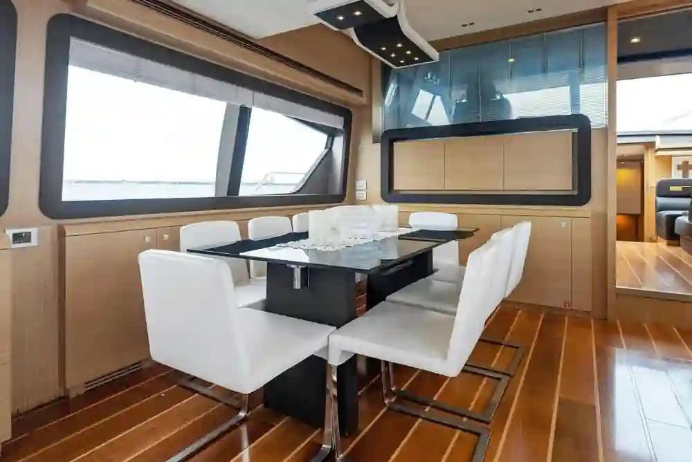 2012 Ferretti Yachts 800 te koop in Coral Gables, Florida Flybridge 3