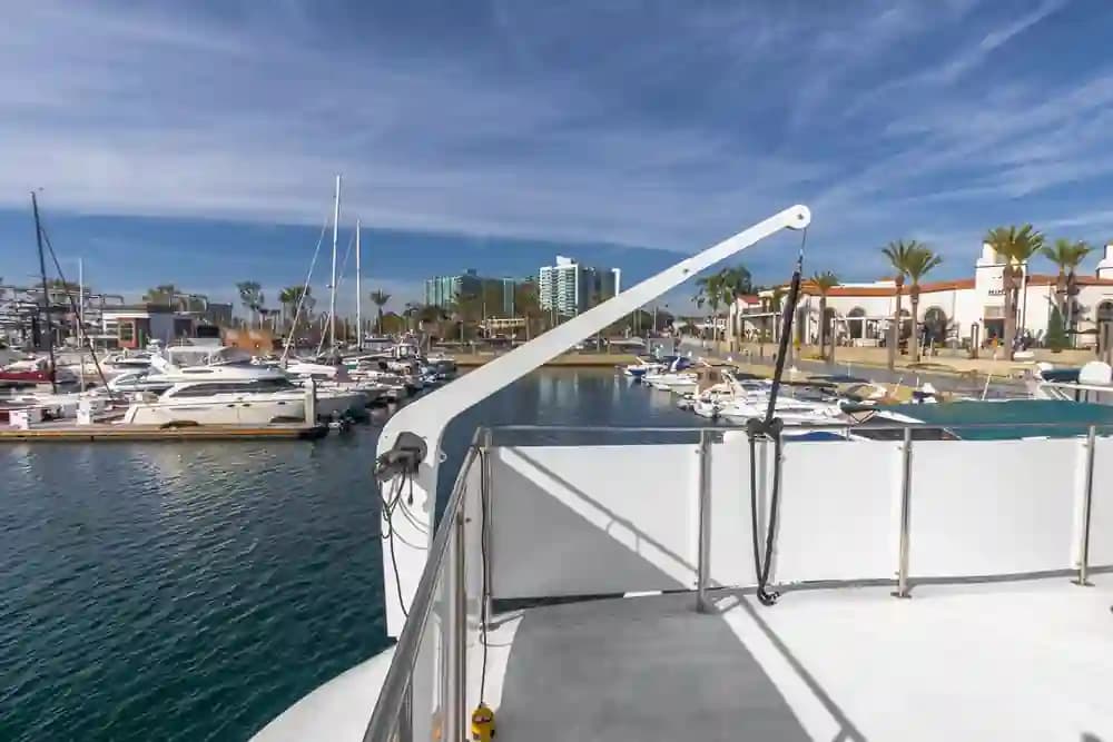 Hatteras 70 Extended Deckhouse For Sale