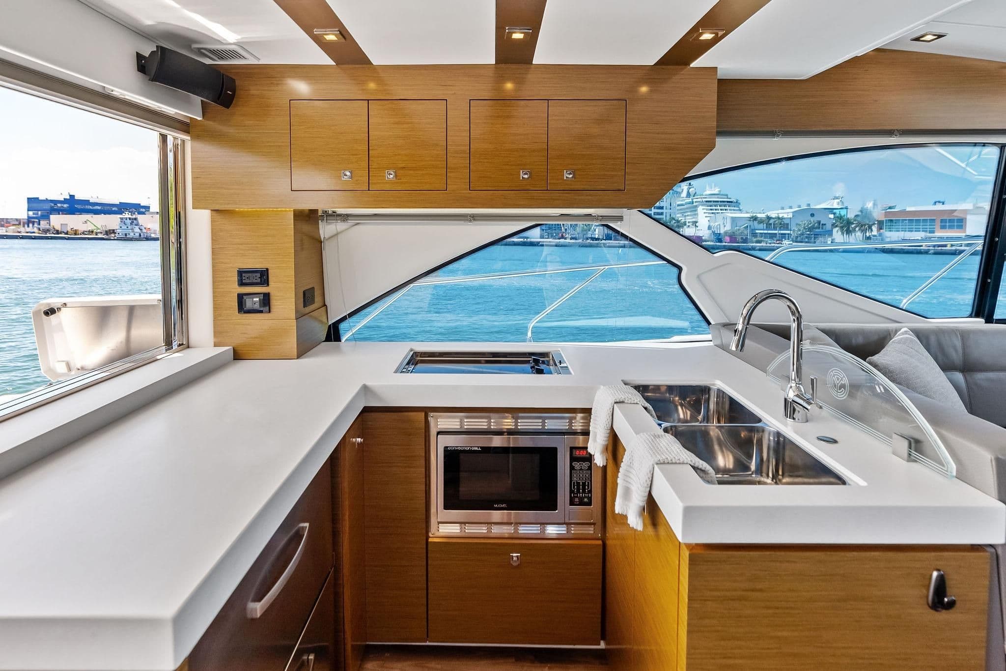 Cruisers Yachts 54 Cantius in vendita