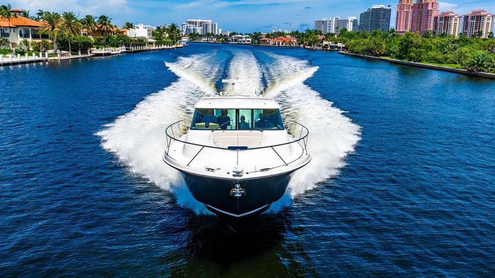 2016-tiara-yachts-c44-coupe-power-9540794-20240917093135085-1_XLARGE.jpg