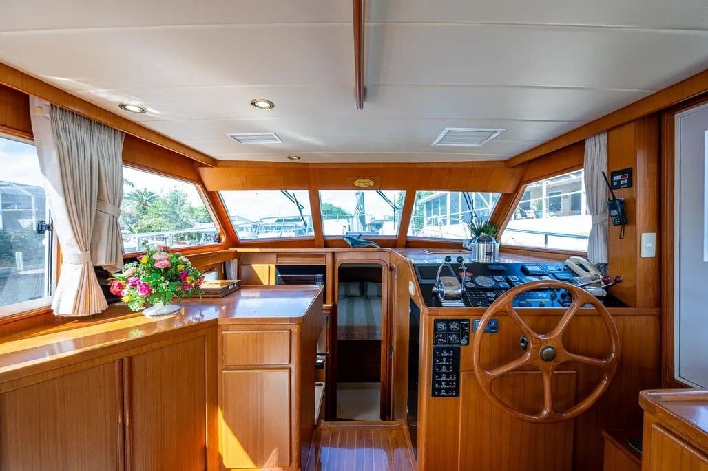 Symbol Yachts 42' Sundeck for Sale