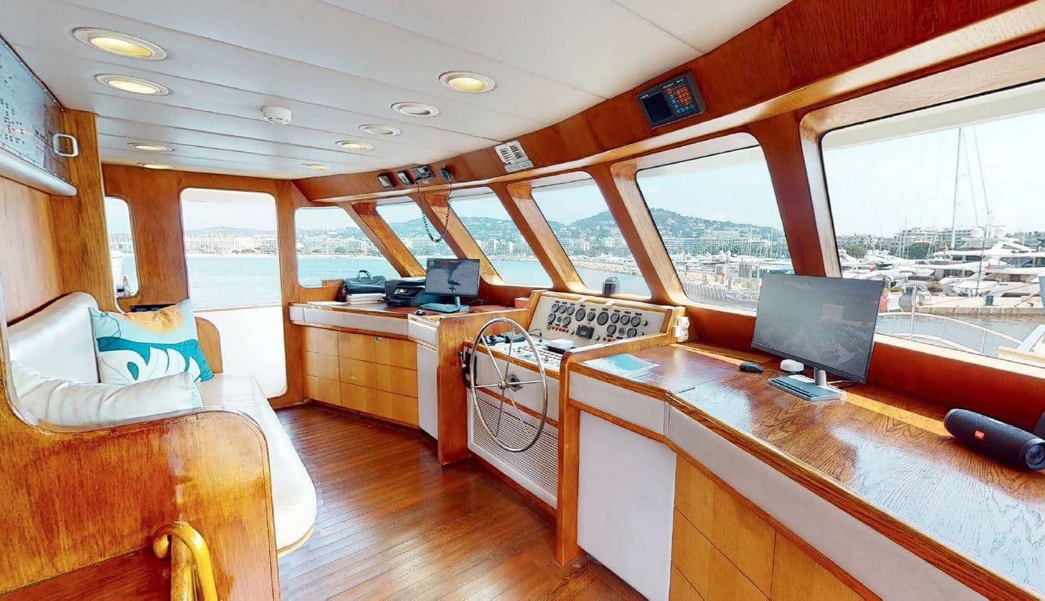 1992 Cheoy Lee Shipyards EVA for Sale in Cannes, FR Megayacht 2