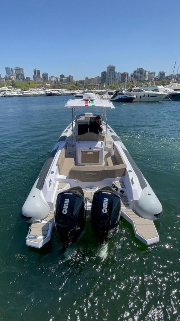 Ranieri International Cayman 28 Executive For Sale