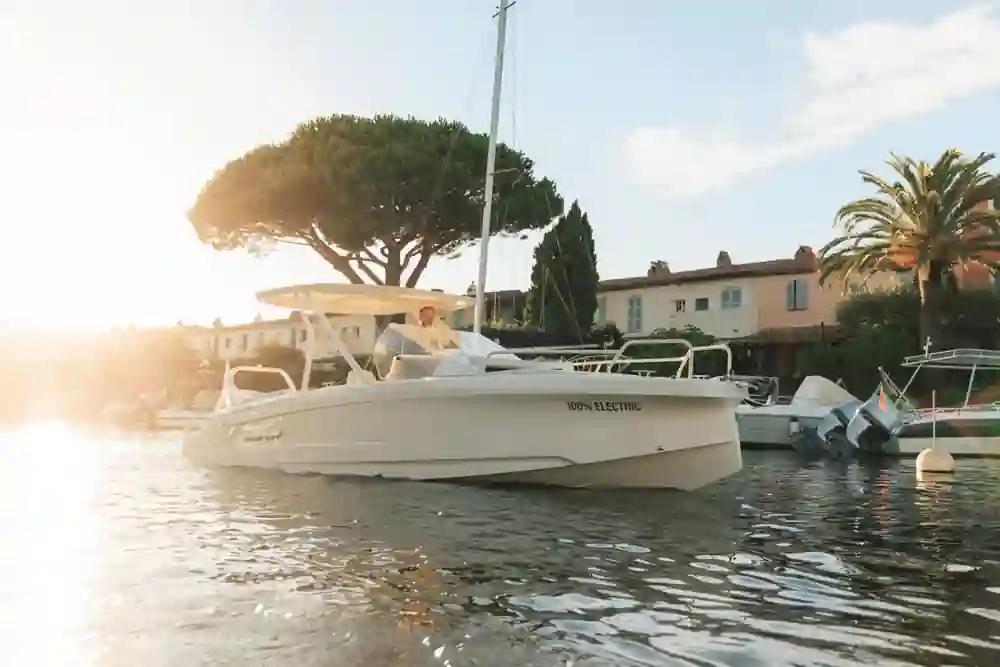 Axopar AX/E 25 Cross Top For Sale