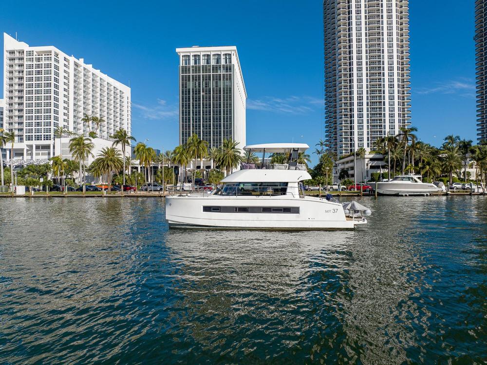 2017 Fountaine Pajot MY 37
