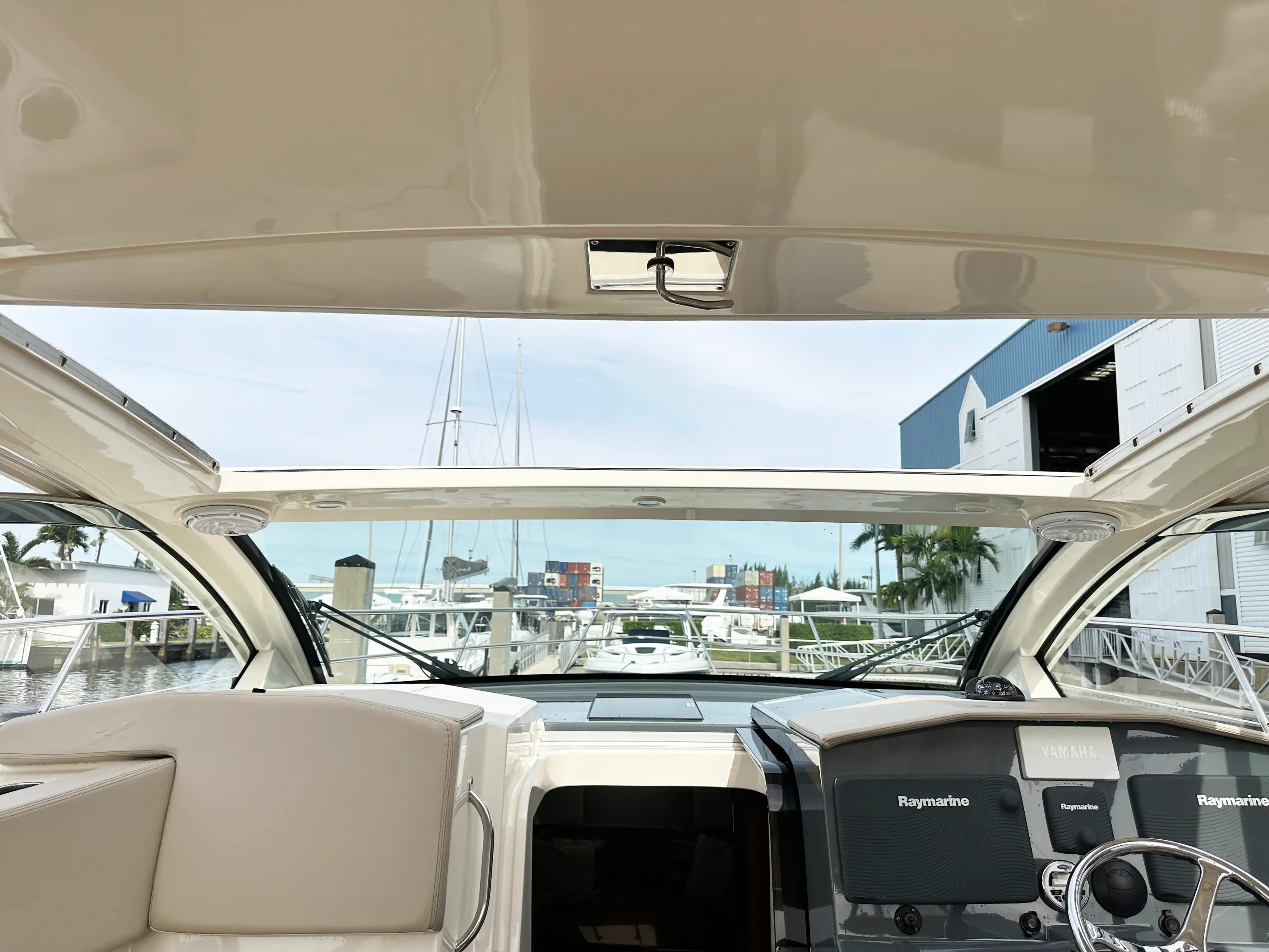 2014 Pursuit 365i Sport Coupe for Sale in Fort Lauderdale, Florida Sport Cruiser 4