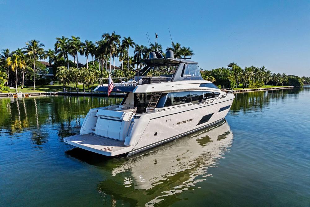 2019 Ferretti Yachts 780