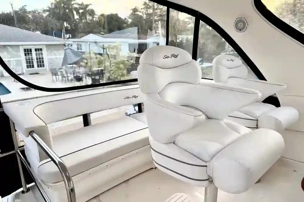 1999 Sea Ray 560 Sedan Bridge Sold in Fort Lauderdale, Florida Flybridge 5
