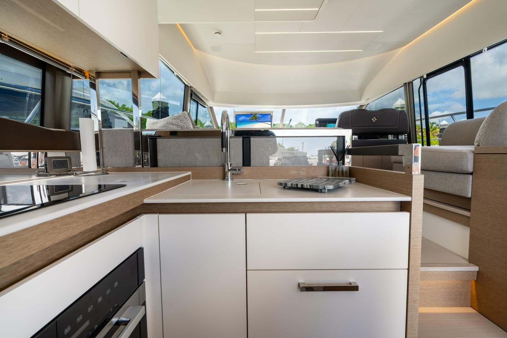 2023 Prestige F520 for Sale in Miami, Florida Flybridge 3