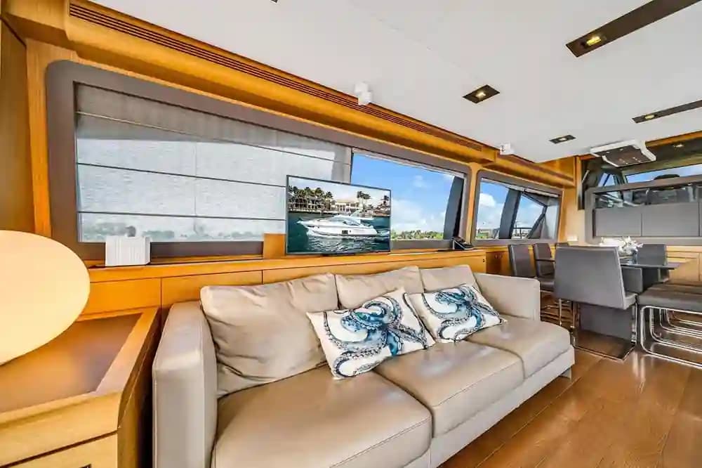 2013 Ferretti Yachts 800 à vendre à Miami, Florida Flybridge 5