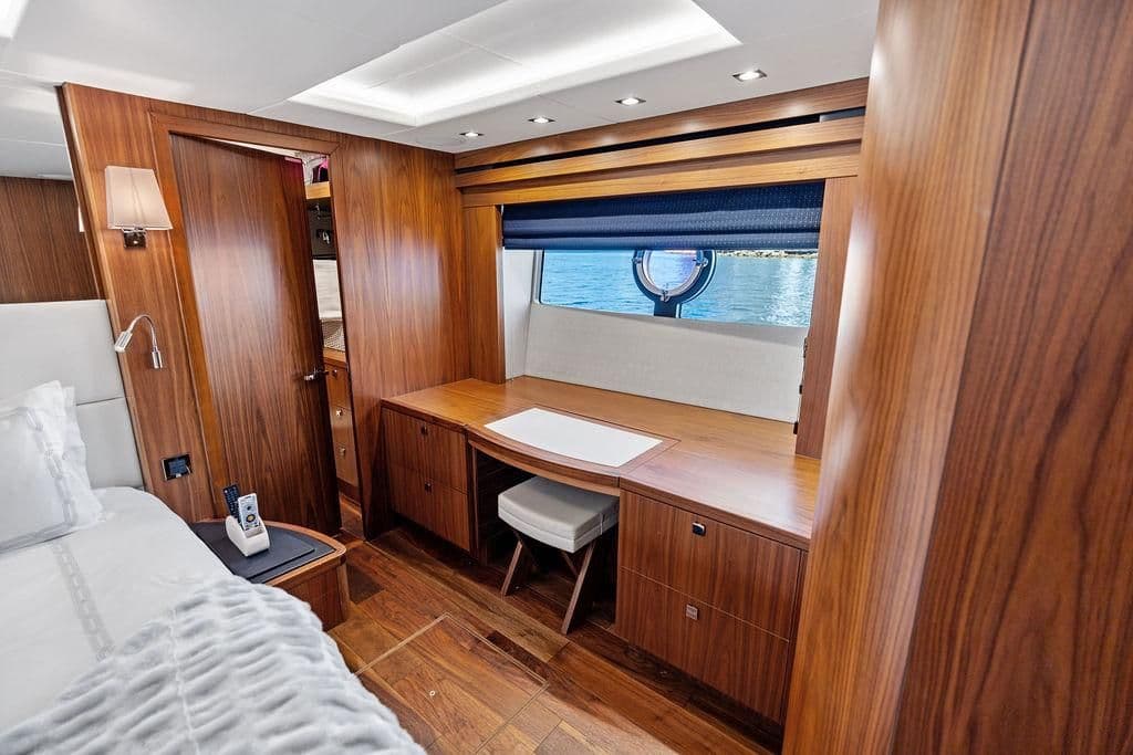 2019 Sunseeker 86 Yacht for Sale in Fort Lauderdale, Florida Flybridge 5