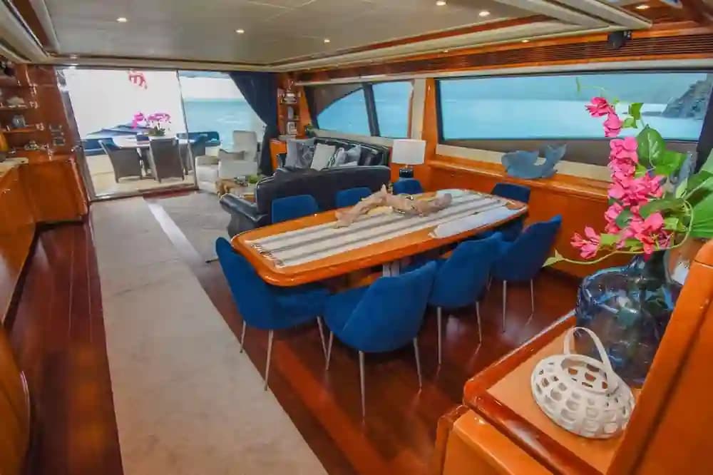 2006 Ferretti Yachts 881 for Sale in Fort Lauderdale, Florida Flybridge 5