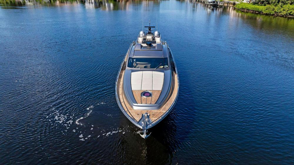 2021-pershing-74-power-9555809-20241023084850548-1_XLARGE.jpg