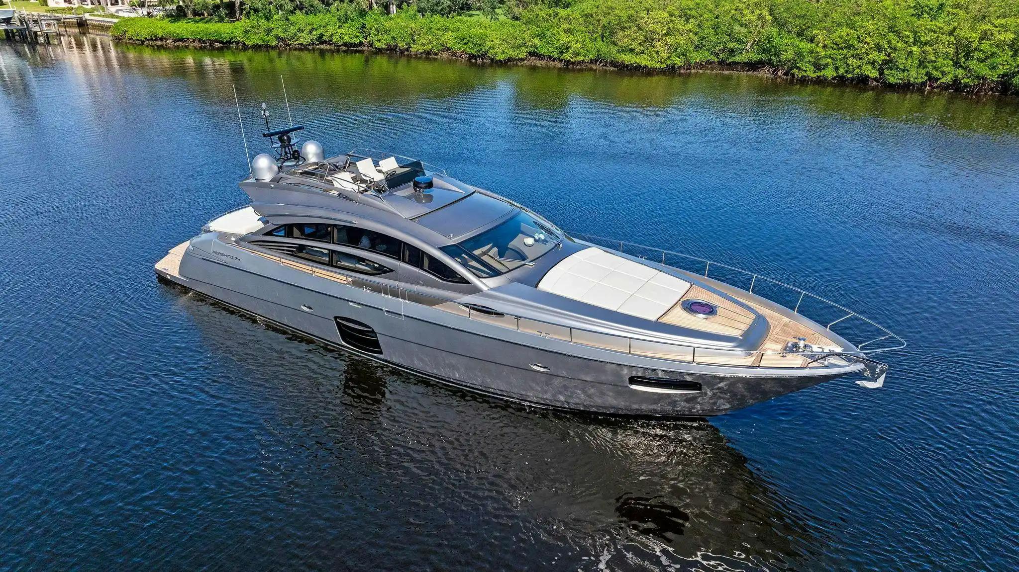 Pershing 74 te koop