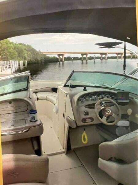 Sea Ray 220 Bow Rider zum Verkauf