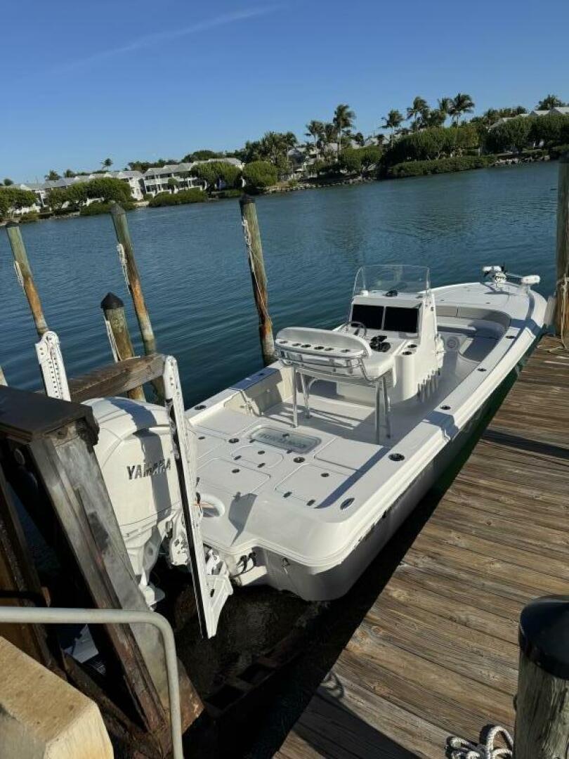 2025 Contender 26 Bay