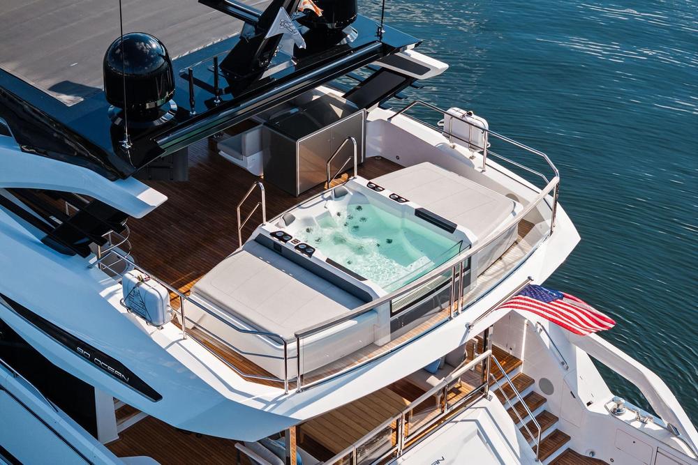 2024 Sunseeker 90 Ocean
