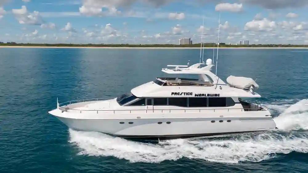Lazzara 76 Motor Yacht For Sale
