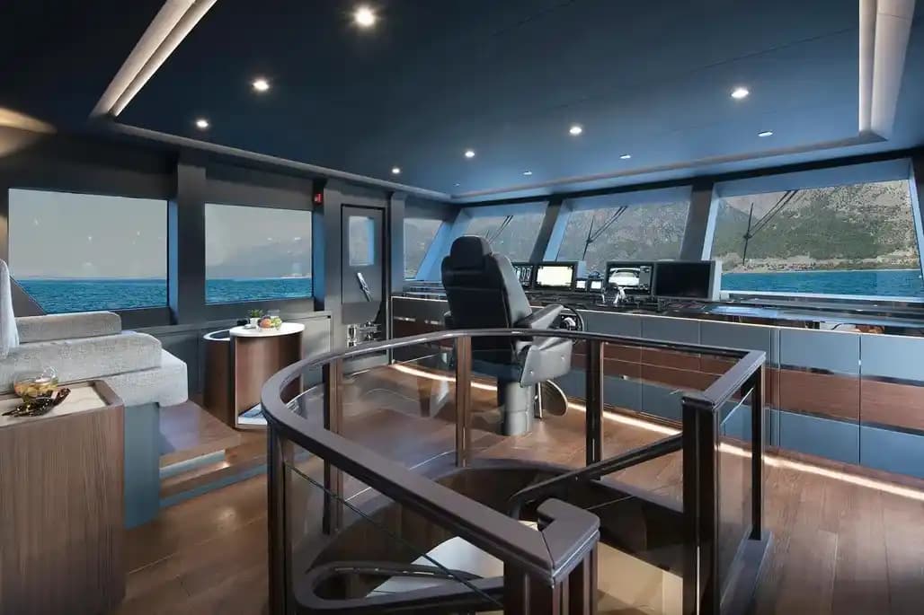 2021 Lazzara UHV 87 zum Verkauf in Cannes, FR Motor Yacht 5