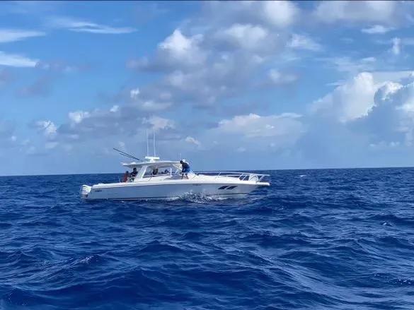 2008 Intrepid Powerboats 390 Sport Yacht