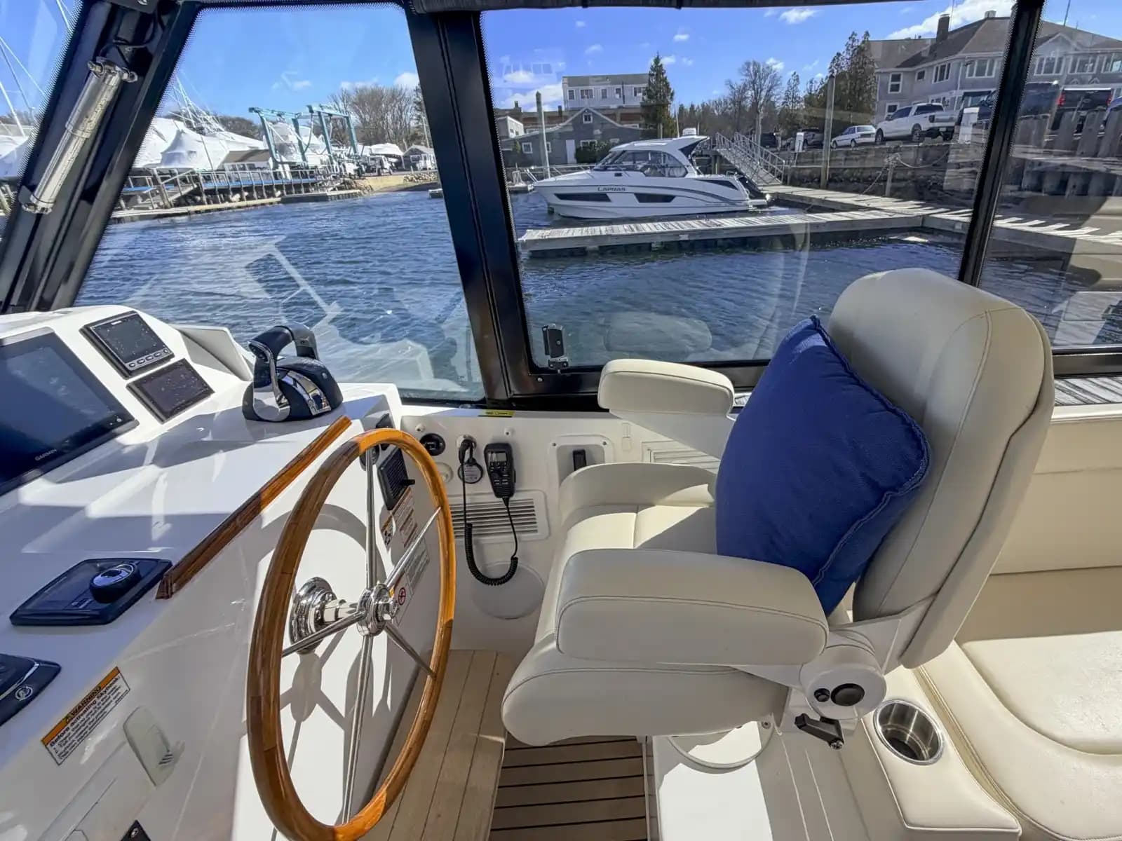 MJM Yachts 3 for Sale