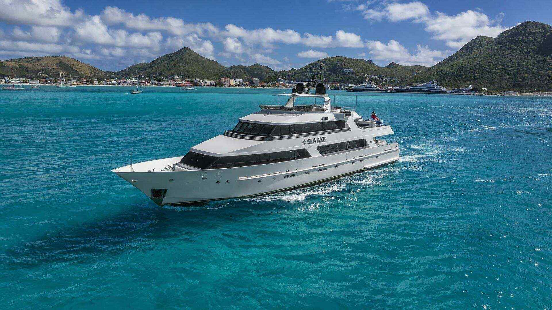 Yacht