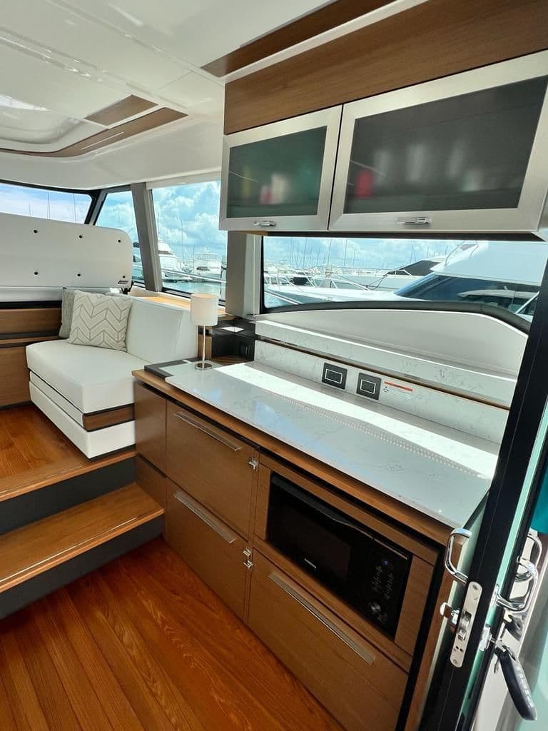 2023 Tiara Yachts C49 Coupe for Sale in Fajardo, PR Motor Yacht 3
