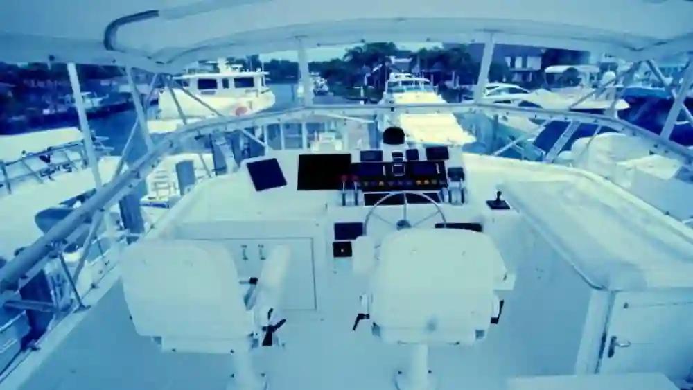 Hatteras 70 Sport Deck For Sale