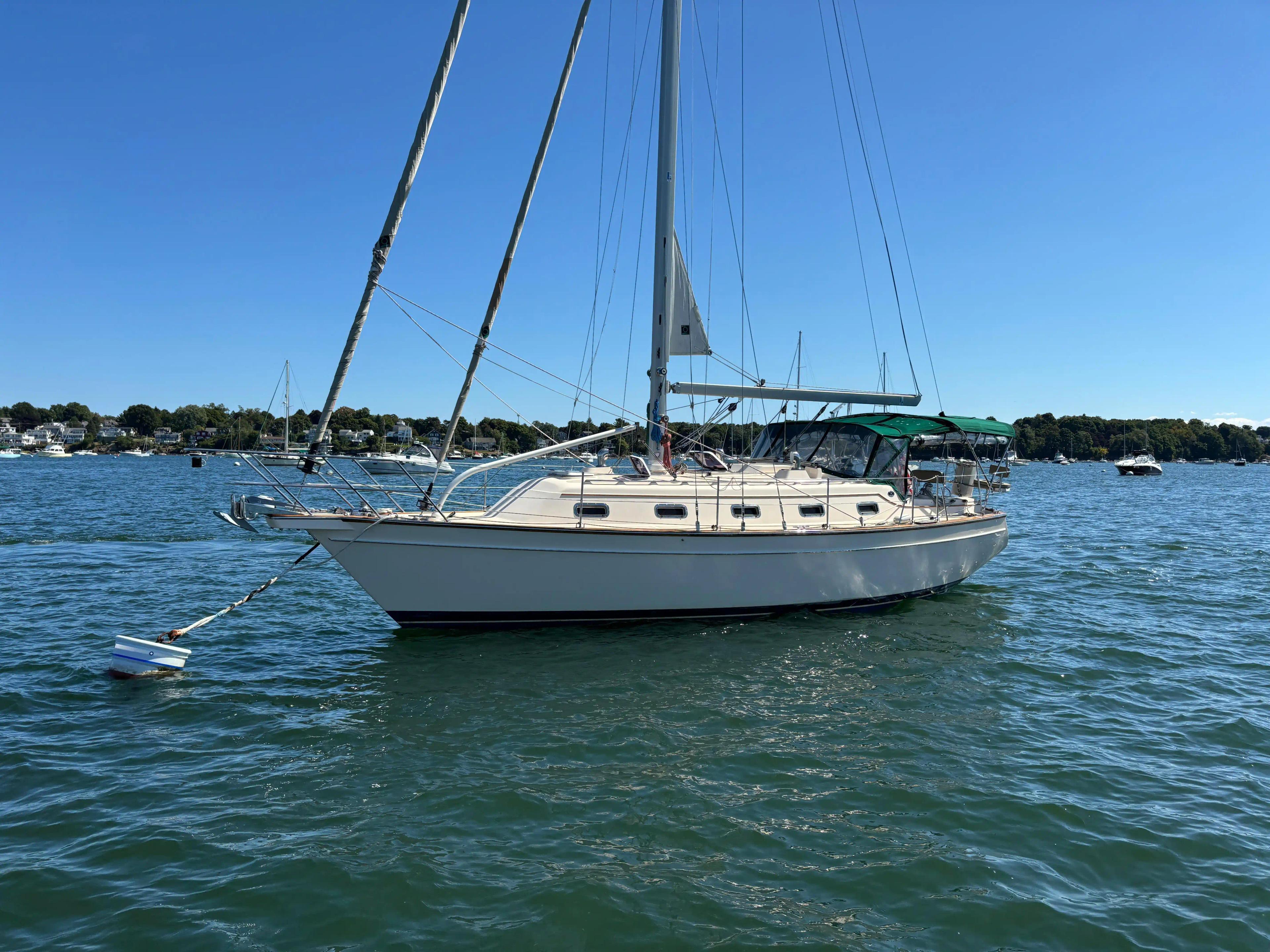 Island Packet Yachts 370 For Sale