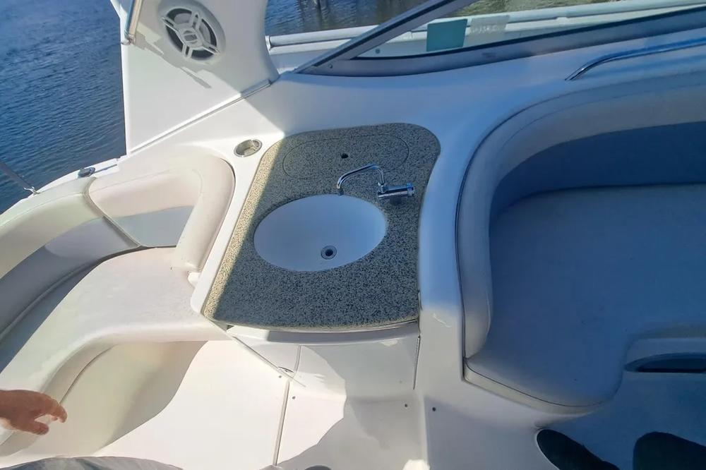 2005 Chaparral 330 Signature