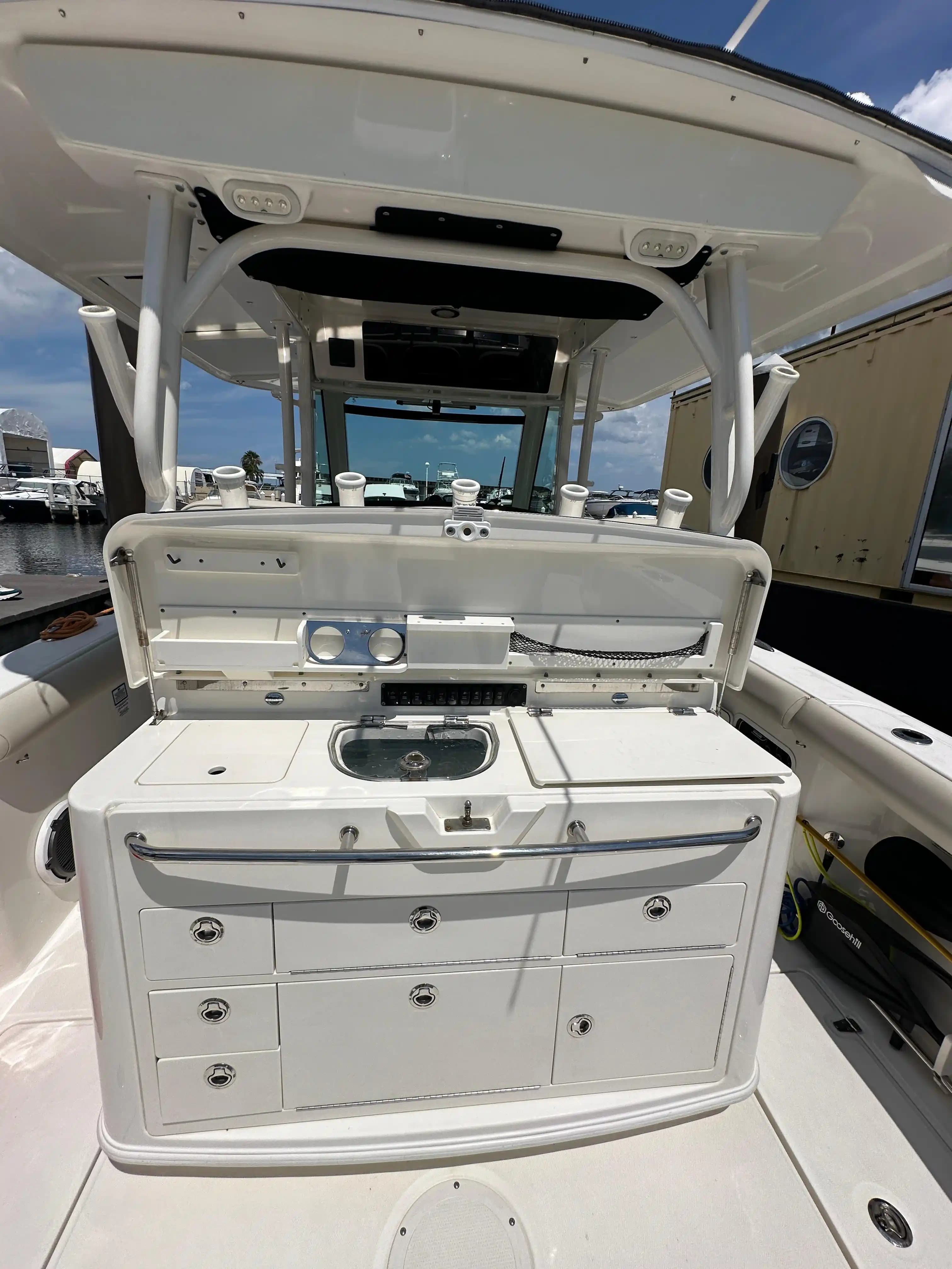 2017 Boston Whaler 350 Outrage for Sale in Hallandale Beach, Florida Freshwater Fishing 4