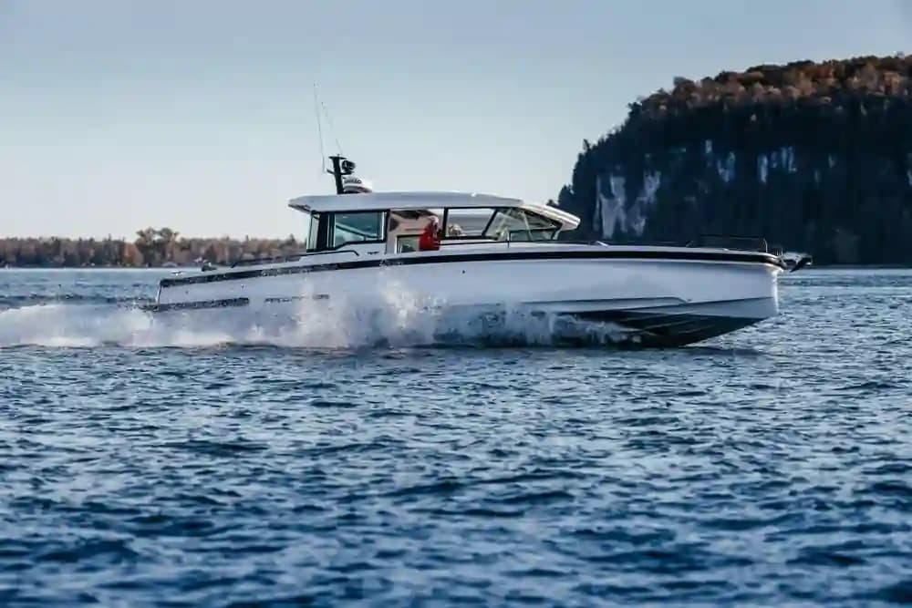 2024 Axopar 37 XC Cross Cabin Sold in Wrightsville Beach, North Carolina Center Console 4