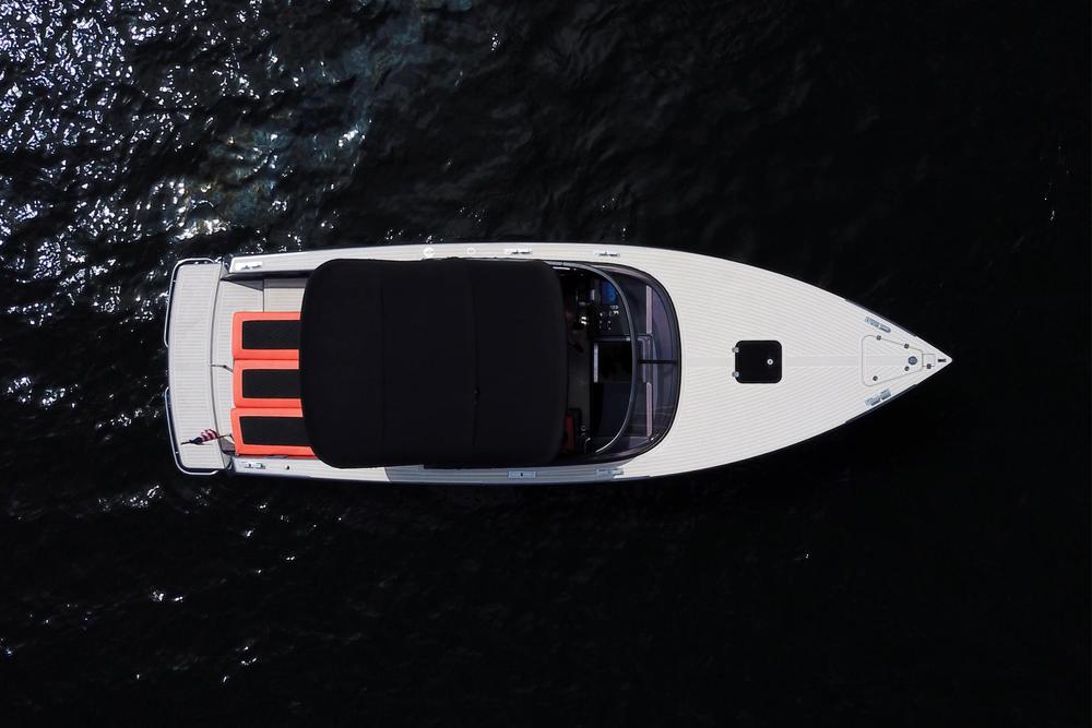 2016 VanDutch Yachts 30