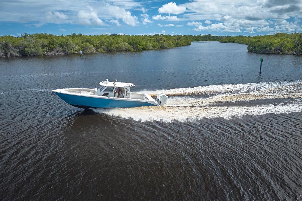 2022 SŌLACE Boats 41 CS