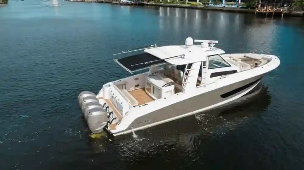 2017 Boston Whaler 420 Outrage Sold in Deerfield Beach, Florida Sport Fishing 5
