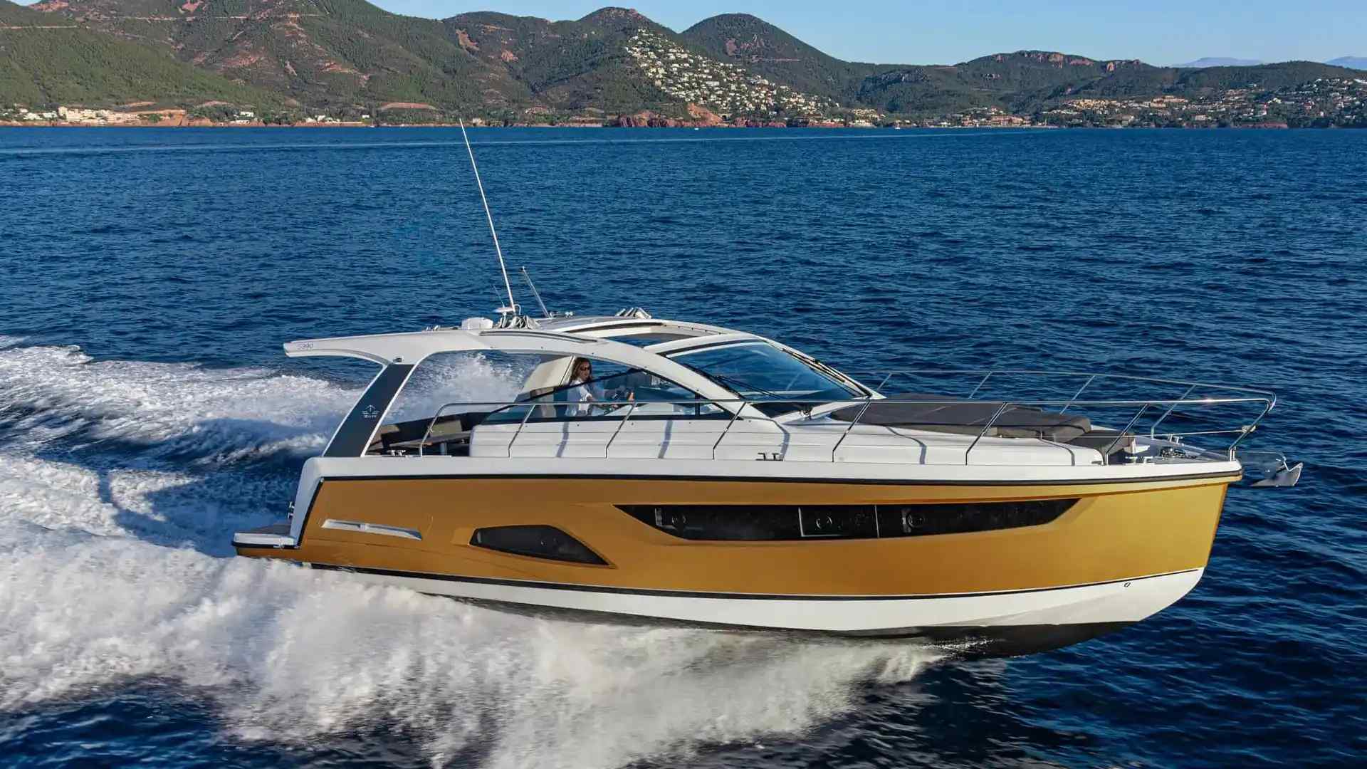 Yacht