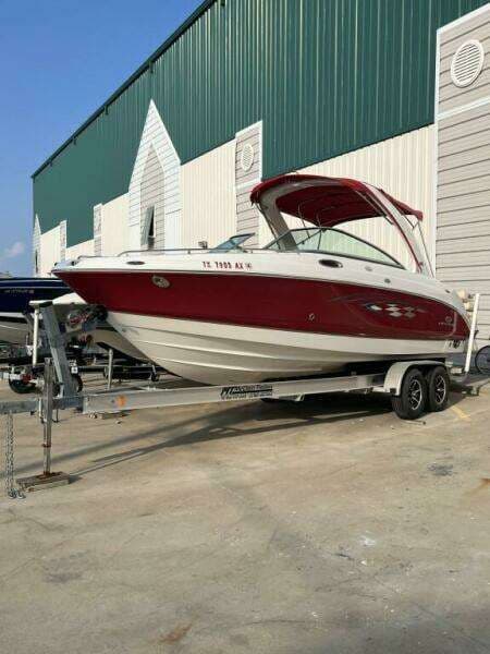 Chaparral 256 SSi for Sale