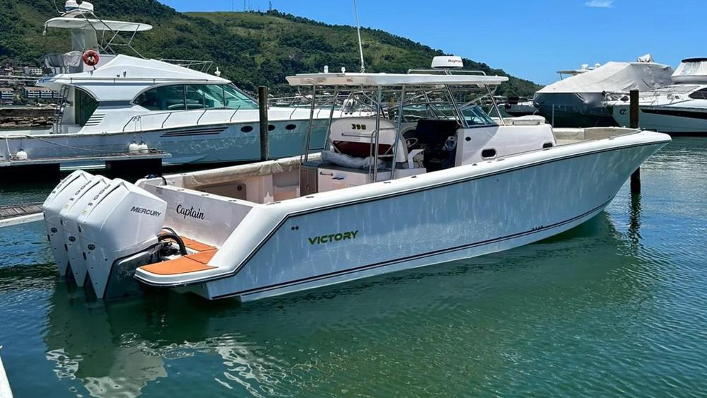 2025 Victory Yachts V400 Open Sea