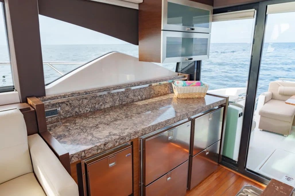 2017 Tiara Yachts 53 Coupe for Sale in Fort Lauderdale, Florida Motor Yacht 5