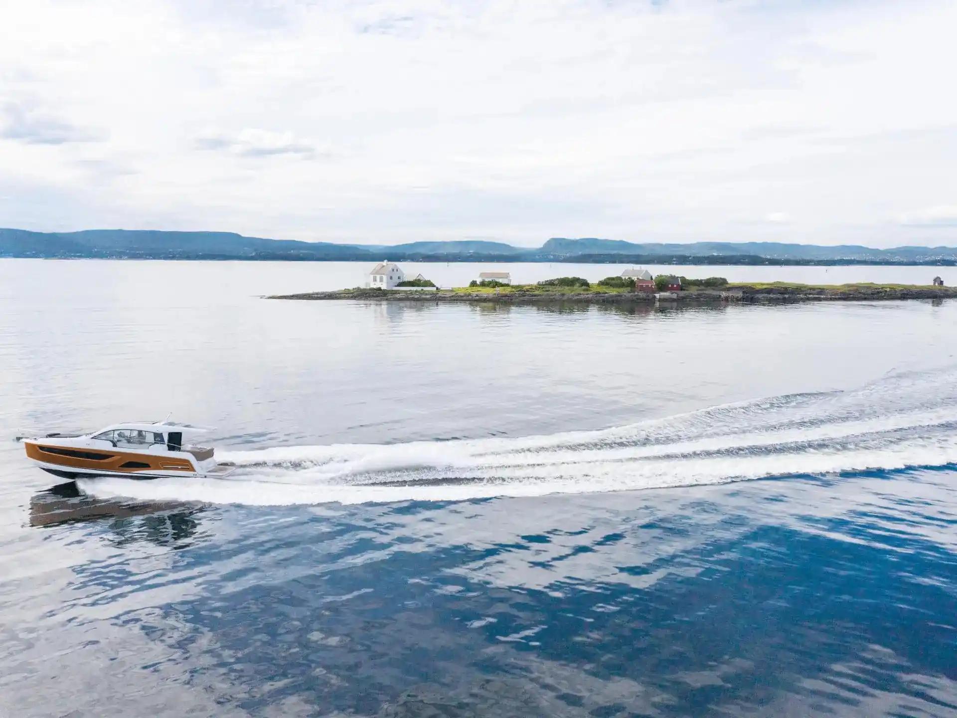 SEALINE C390 For Sale