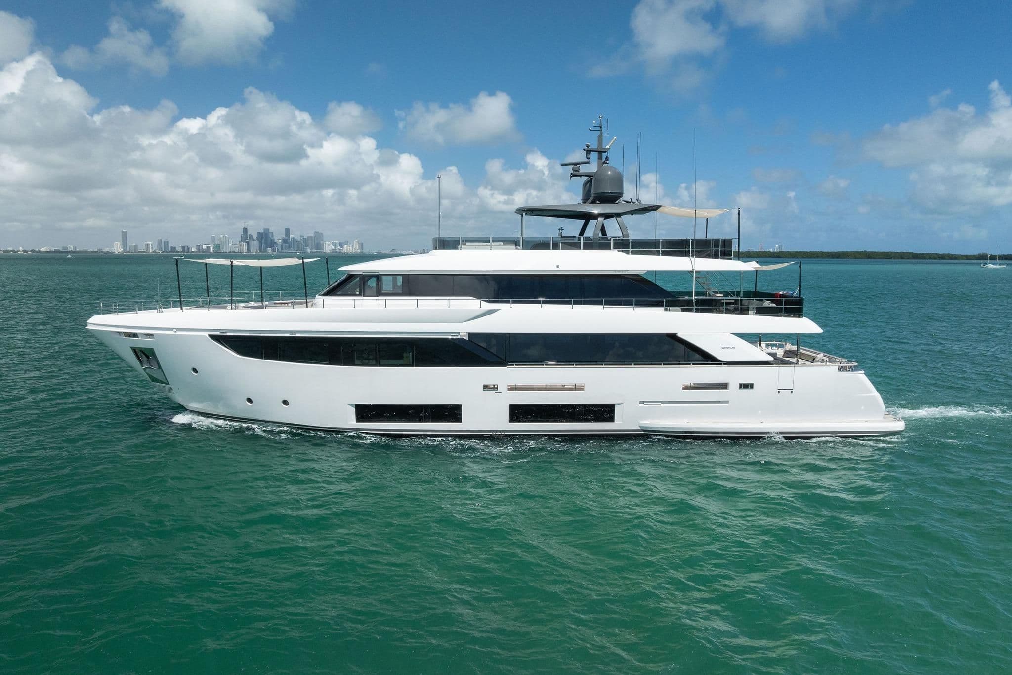 2023 Custom Line Navetta 33 zum Verkauf in Miami, Florida Megayacht 5