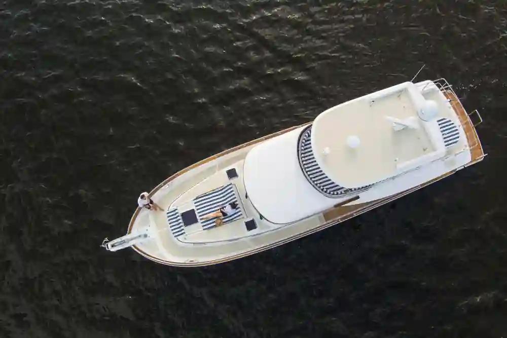Summit Motoryachts 54 For Sale