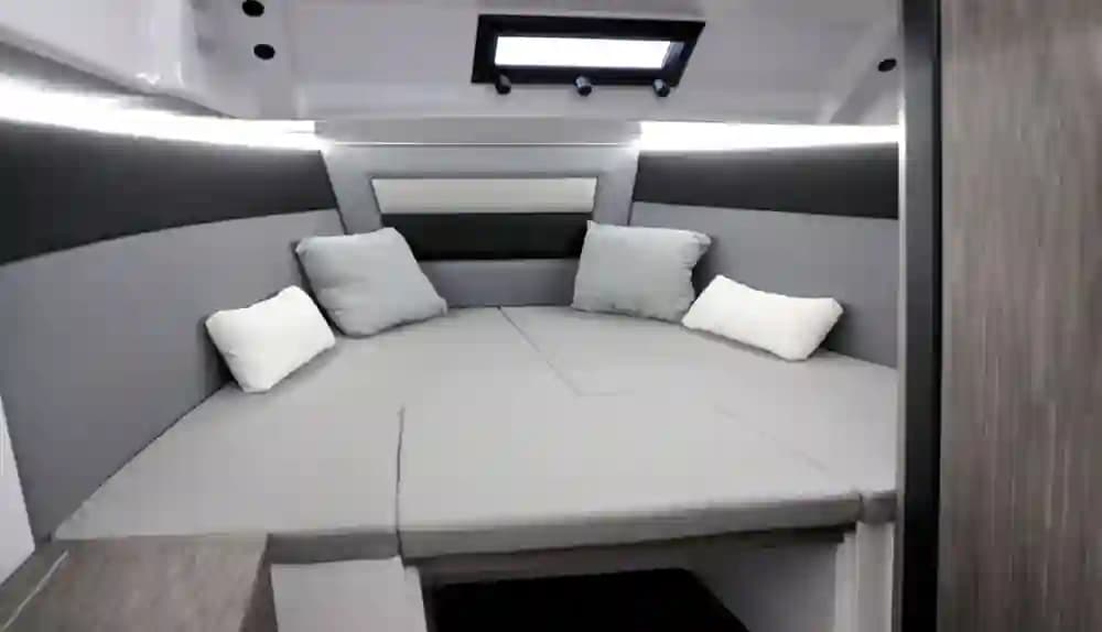 2025 Ranieri International Next 275 LX for Sale in Miami, Florida Center Console 2