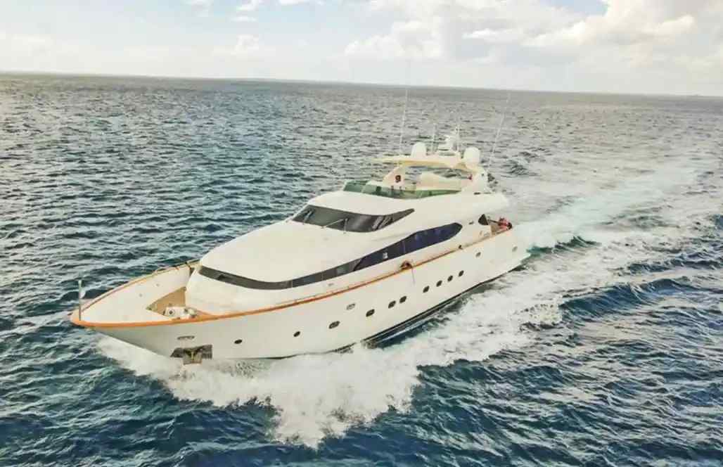 Yacht