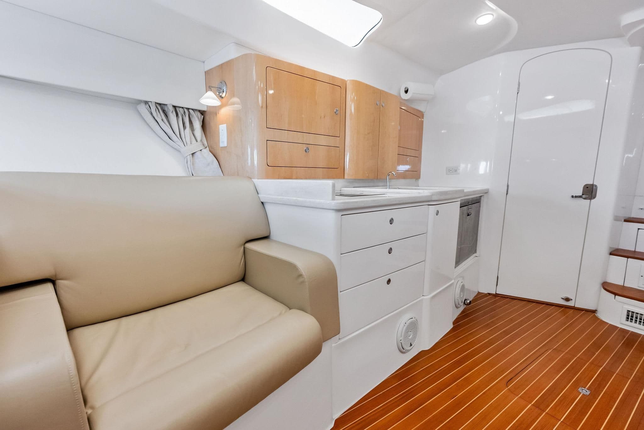 2018 Intrepid Powerboats 430 Sport Yacht for Sale in Coral Gables, Florida Sport Cruiser 3